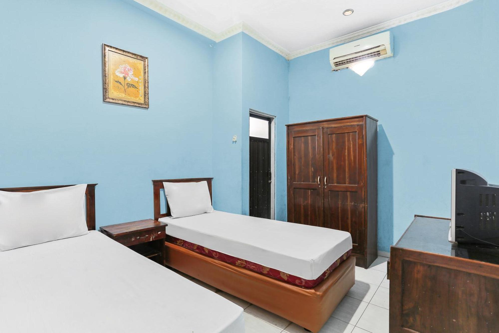 Oyo 93046 Hotel Fortuna Parepare Экстерьер фото
