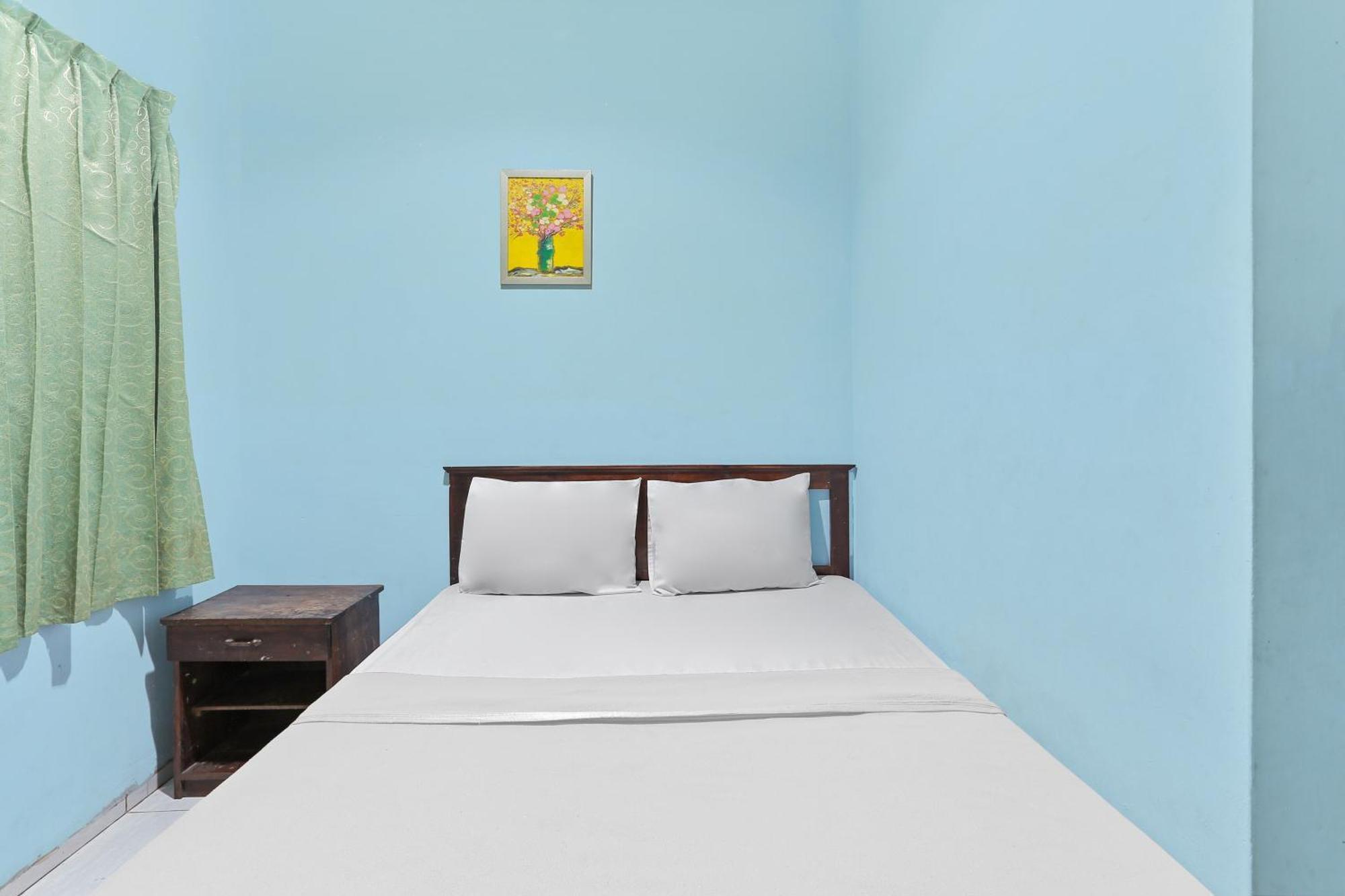Oyo 93046 Hotel Fortuna Parepare Экстерьер фото